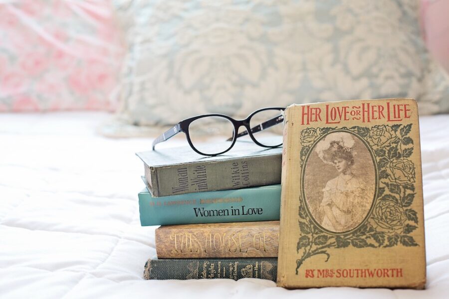 Romance Novels. Best Classic & Contemporary Love Books
